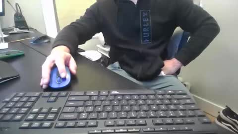 Snapshot of hoverday chatting on 10, 11, 2025 hoverday online show from 10, 11, 2025