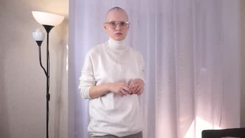 Snapshot of howdy_baldy chatting on 27, 10, 2025 Eva online show from 27, 10, 2025
