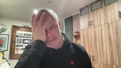 Snapshot of howlingatnothing chatting on 16, 12, 2024 howlingatnothing online show from 16, 12, 2024