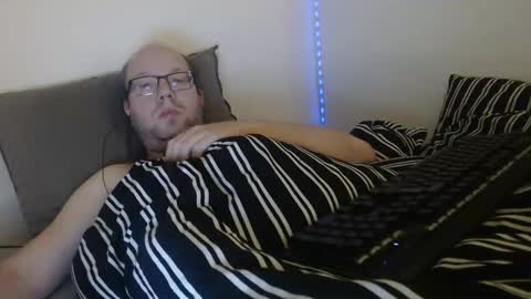 Snapshot of hoyboydkk chatting on 14, 12, 2025 Christian online show from 14, 12, 2025