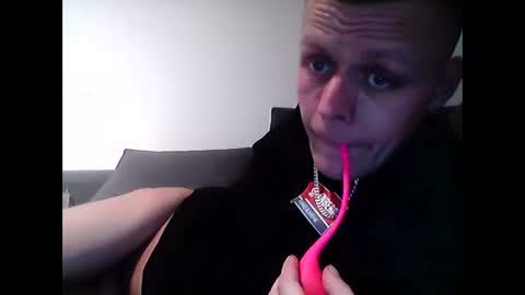 Snapshot of hubikush22 chatting on 16, 3, 2026 hubikush22 online show from 16, 3, 2026