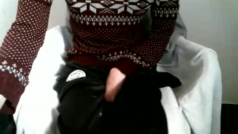 Snapshot of hug_me chatting on 5, 2, 2026 Keanu online show from 5, 2, 2026