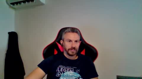 Snapshot of huge__cumshot chatting on 24, 9, 2025 huge__cumshot online show from 24, 9, 2025