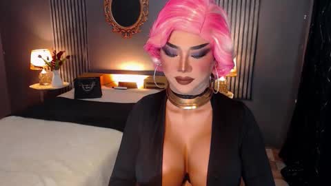 Snapshot of hugecockchristine chatting on 26, 10, 2025 Christine online show from 26, 10, 2025