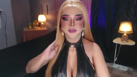 Snapshot of hugecockchristine chatting on 18, 3, 2026 Christine online show from 18, 3, 2026