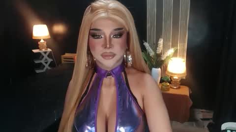 Snapshot of hugecockchristine chatting on 27, 3, 2026 Christine online show from 27, 3, 2026