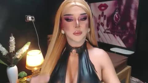 Snapshot of hugecockchristine chatting on 5, 4, 2026 Christine online show from 5, 4, 2026