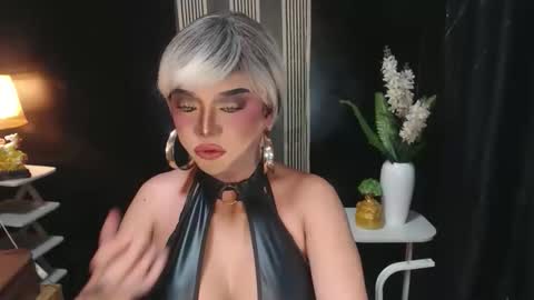 Snapshot of hugecockchristine chatting on 24, 4, 2026 Christine online show from 24, 4, 2026