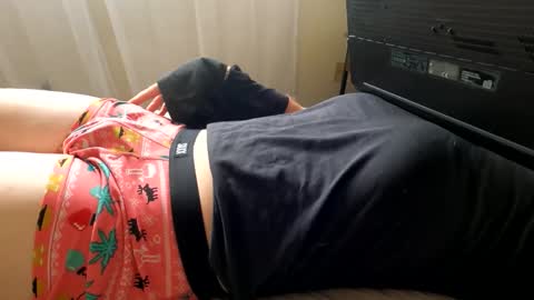 HugeCumshots online show from 26, 10, 2025