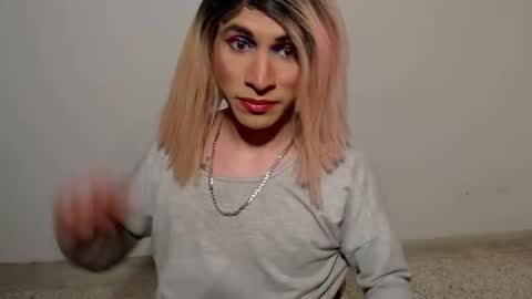 Snapshot of hugedaneska chatting on 3, 12, 2025 Danezka online show from 3, 12, 2025