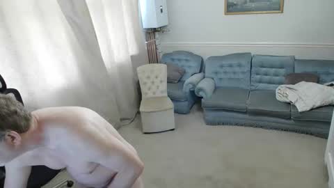 Snapshot of hugedick1965 chatting on 19, 4, 2026 hugedick1965 online show from 19, 4, 2026