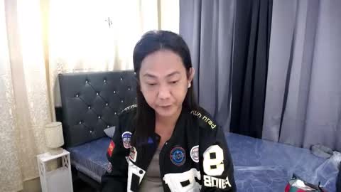 hugejuicyhotdog online show from 17, 12, 2025