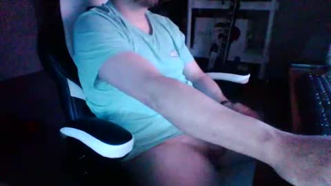 Snapshot of hugeload15_ chatting on 25, 4, 2026 hugeload15_ online show from 25, 4, 2026