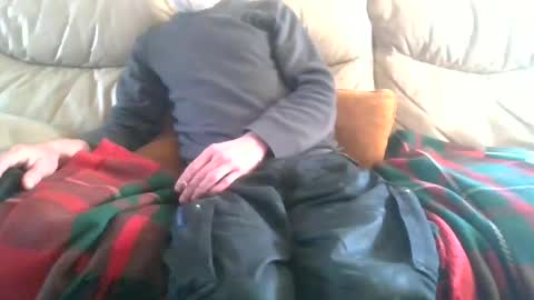 Snapshot of hugenob4u chatting on 22, 4, 2026 hugenob4u online show from 22, 4, 2026
