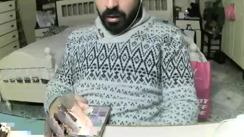 Snapshot of hugeveiny chatting on 11, 3, 2025 hugeveiny online show from 11, 3, 2025