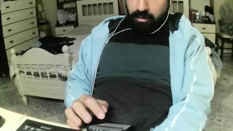 Snapshot of hugeveiny chatting on 17, 3, 2026 hugeveiny online show from 17, 3, 2026