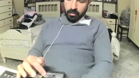 Snapshot of hugeveiny chatting on 13, 4, 2026 hugeveiny online show from 13, 4, 2026