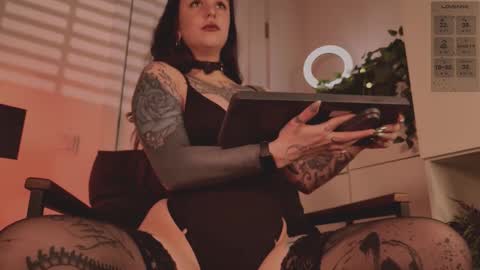 Snapshot of hugme_ chatting on 9, 1, 2026 Mika online show from 9, 1, 2026