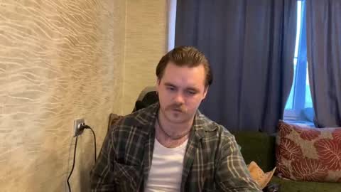 Snapshot of hugo__brad chatting on 14, 3, 2026 Hugo online show from 14, 3, 2026