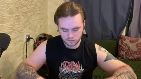 Snapshot of hugo__brad chatting on 12, 4, 2026 Hugo online show from 12, 4, 2026