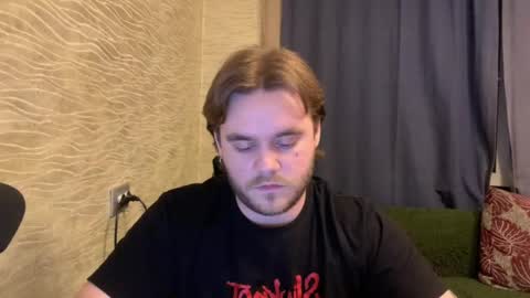 Snapshot of hugo__brad chatting on 21, 4, 2026 Hugo online show from 21, 4, 2026