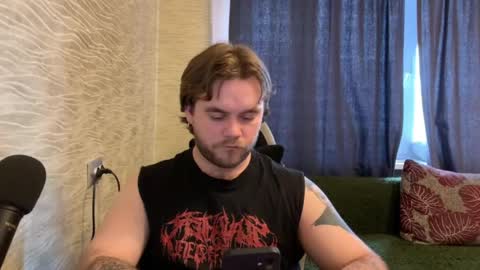 Snapshot of hugo__brad chatting on 25, 4, 2026 Hugo online show from 25, 4, 2026