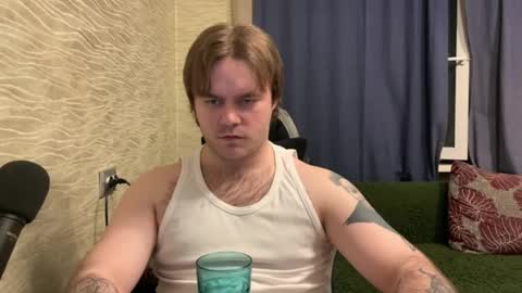 Snapshot of hugo__brad chatting on 28, 4, 2026 Hugo online show from 28, 4, 2026