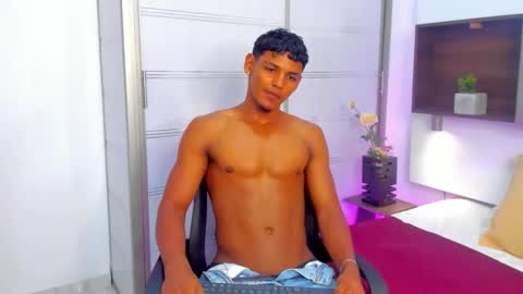 Snapshot of hugo_cano chatting on 5, 10, 2025 Hugo Cano online show from 5, 10, 2025