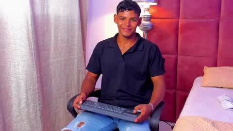 Snapshot of hugo_cano chatting on 11, 10, 2025 Hugo Cano online show from 11, 10, 2025