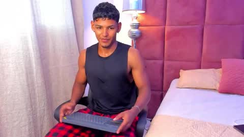 Snapshot of hugo_cano chatting on 12, 10, 2025 Hugo Cano online show from 12, 10, 2025
