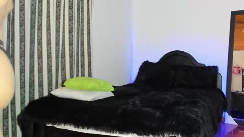 Snapshot of hugo_cooper chatting on 19, 10, 2025 HUGO online show from 19, 10, 2025