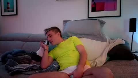 Hugo online show from 1, 2, 2025