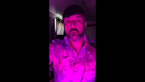 Snapshot of hungitalian40 chatting on 8, 4, 2026 hungitalian40 online show from 8, 4, 2026