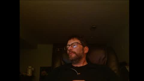 Snapshot of hunglonelyguy chatting on 1, 4, 2026 LonelyGuy online show from 1, 4, 2026