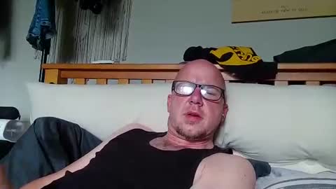 Snapshot of hungsingledad79 chatting on 26, 6, 2026 HuingsingleDad79 online show from 26, 6, 2026