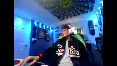 hungtxcock92 online show from 12, 10, 2025