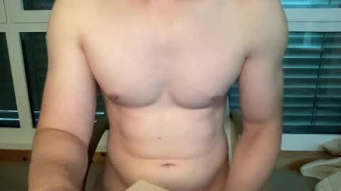 Snapshot of hungwank95 chatting on 8, 6, 2026 hungwank95 online show from 8, 6, 2026