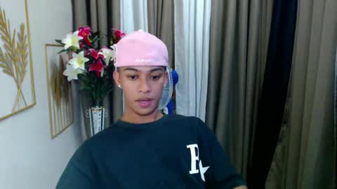Snapshot of hunk_edward chatting on 26, 6, 2026 hunk_edward online show from 26, 6, 2026