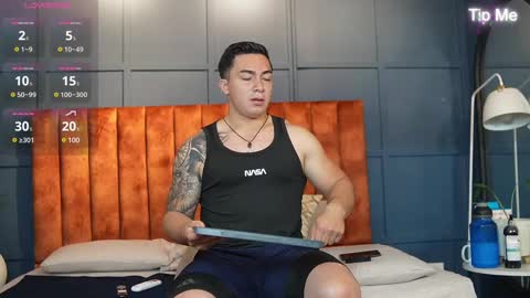 hunk_ryan online show from 24, 2, 2025