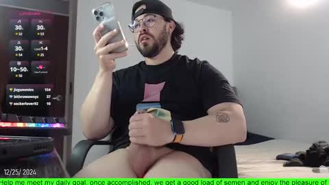 Snapshot of hunter_of_mn chatting on 26, 12, 2024 online show from 26, 12, 2024