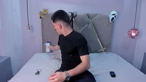 Snapshot of hunterheat_ chatting on 11, 10, 2025 hunterheat_ online show from 11, 10, 2025
