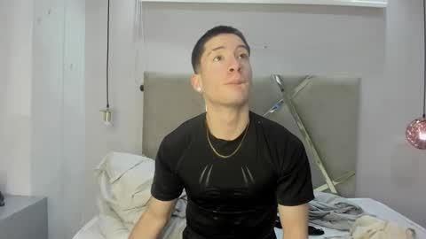 Snapshot of hunterheat_ chatting on 15, 10, 2025 hunterheat_ online show from 15, 10, 2025