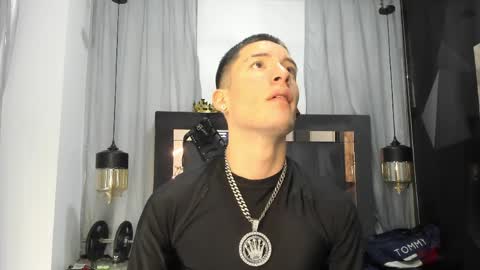 Snapshot of hunterheat_ chatting on 15, 4, 2026 hunterheat_ online show from 15, 4, 2026