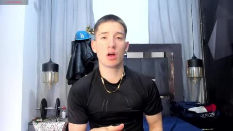 Snapshot of hunterheat_ chatting on 17, 4, 2026 hunterheat_ online show from 17, 4, 2026