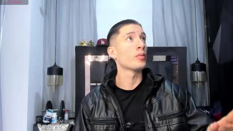 Snapshot of hunterheat_ chatting on 24, 4, 2026 hunterheat_ online show from 24, 4, 2026