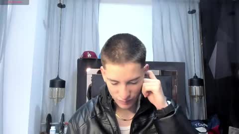 Snapshot of hunterheat_ chatting on 28, 4, 2026 hunterheat_ online show from 28, 4, 2026