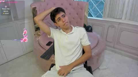 Snapshot of hunterwest06 chatting on 1, 6, 2026 Lucas online show from 1, 6, 2026