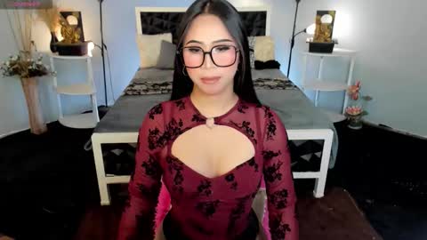 HELLO HANNAH IS BACK online show from 28, 11, 2025