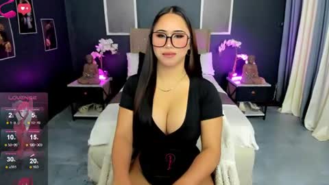 HELLO HANNAH IS BACK online show from 3, 8, 2026