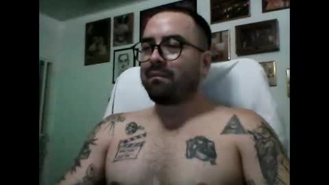 Snapshot of hurtadodirector chatting on 3, 4, 2026 hurtadodirector online show from 3, 4, 2026